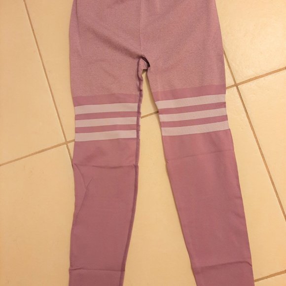 NWT Seamless Sexy Leggings. - Picture 6 of 13